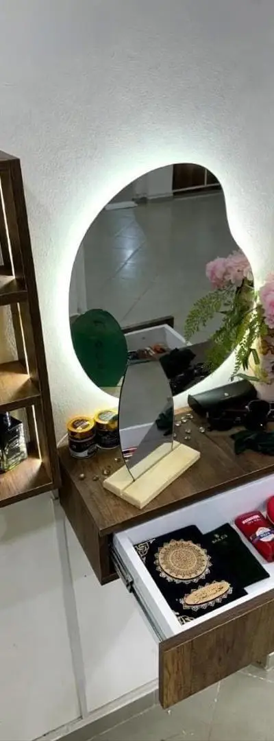 Miroir avec tiroir