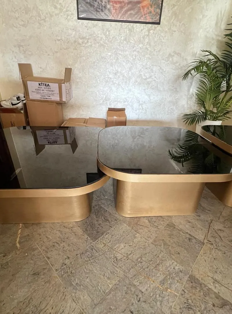3 tables à vendre