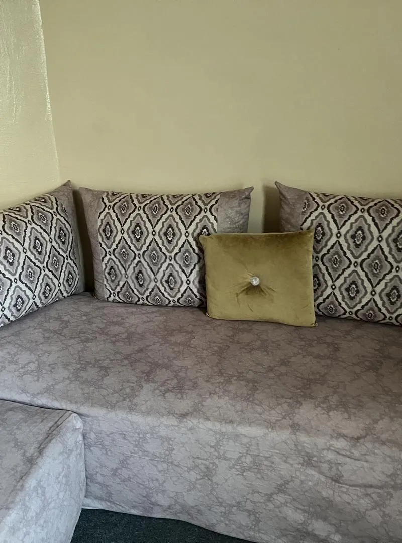 Bancs, coussins, couvertures de meubles