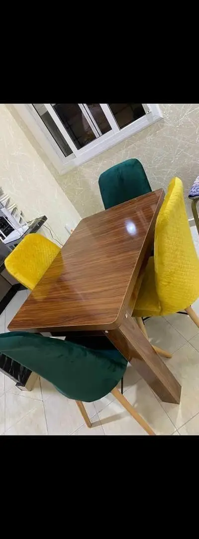 Table de salon Monge avec 4 chaises 105/70