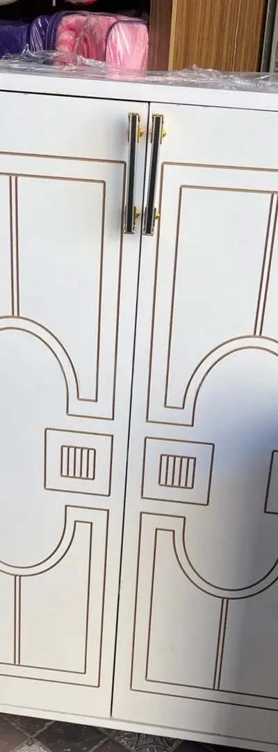 Petite armoire élégante pour rangement – design moderne 🤍