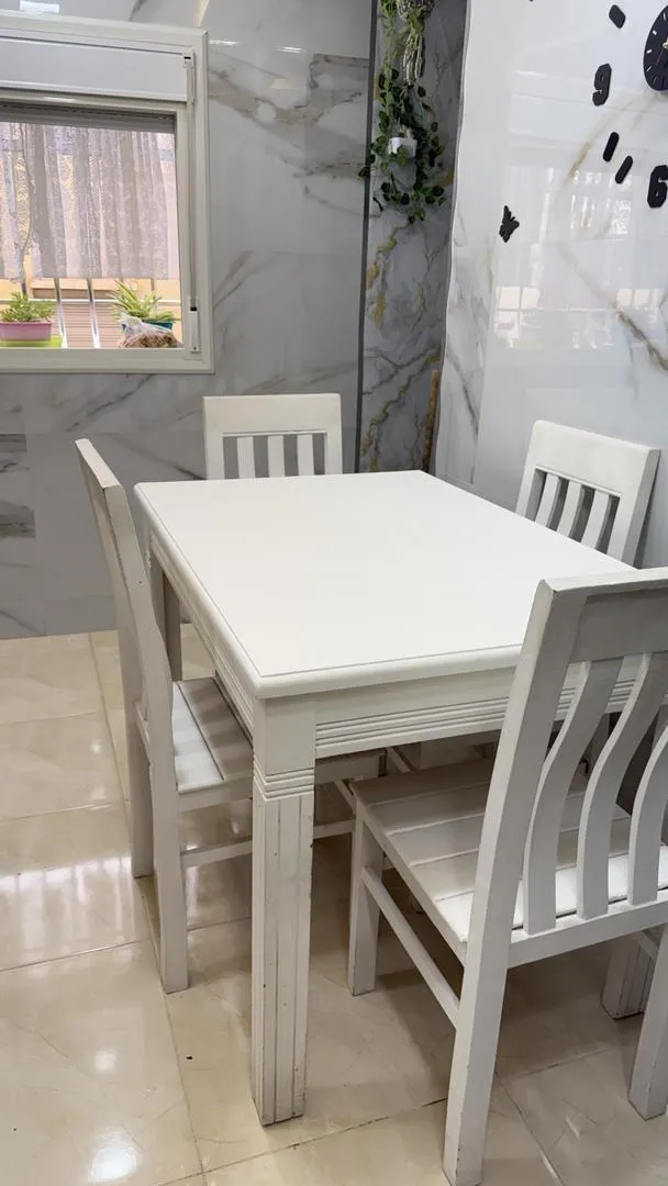 Table à manger bon état