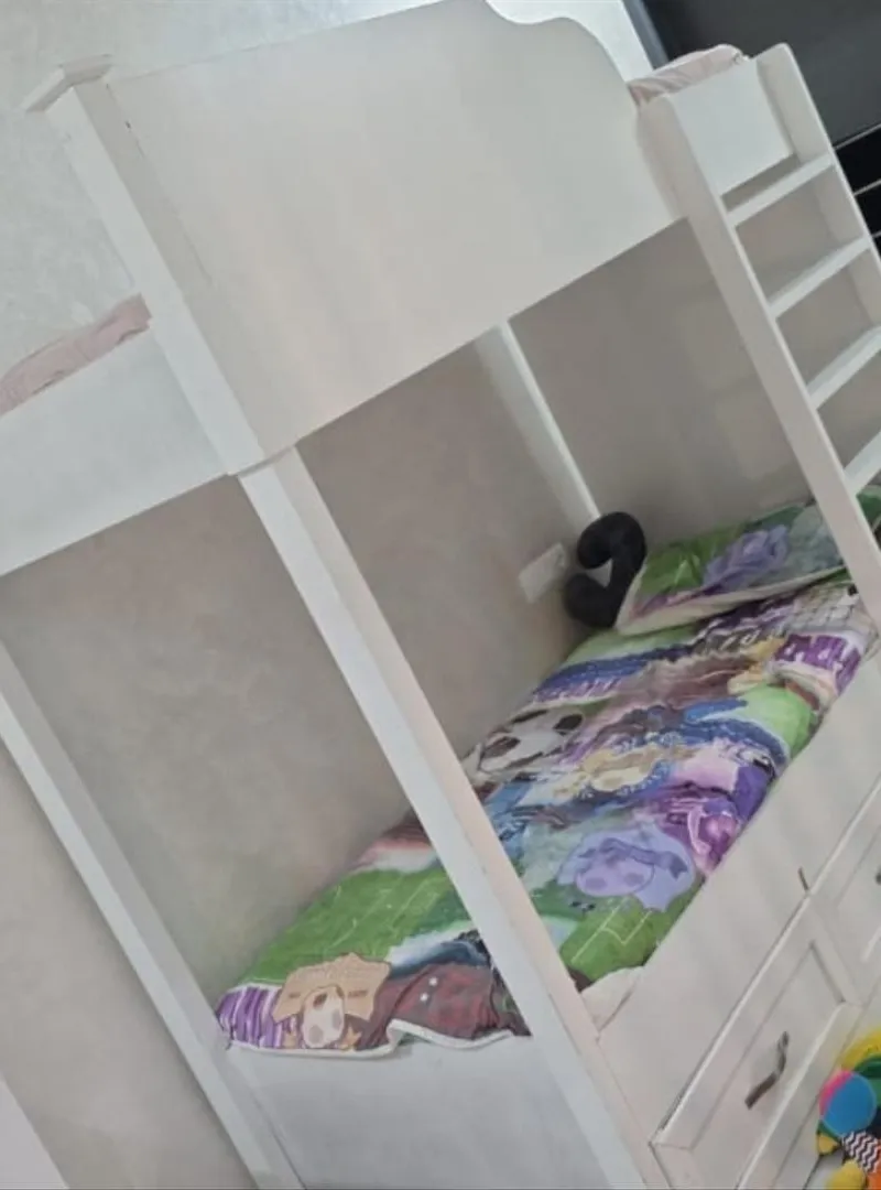 Lit superposé enfant blanc avec rangement