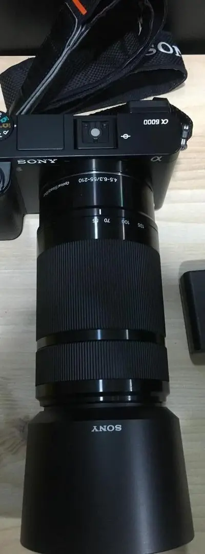 Sony A6000 Avec 55-210mm état Comme Neuf