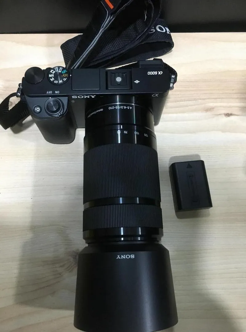 Sony A6000 Avec 55-210mm état Comme Neuf