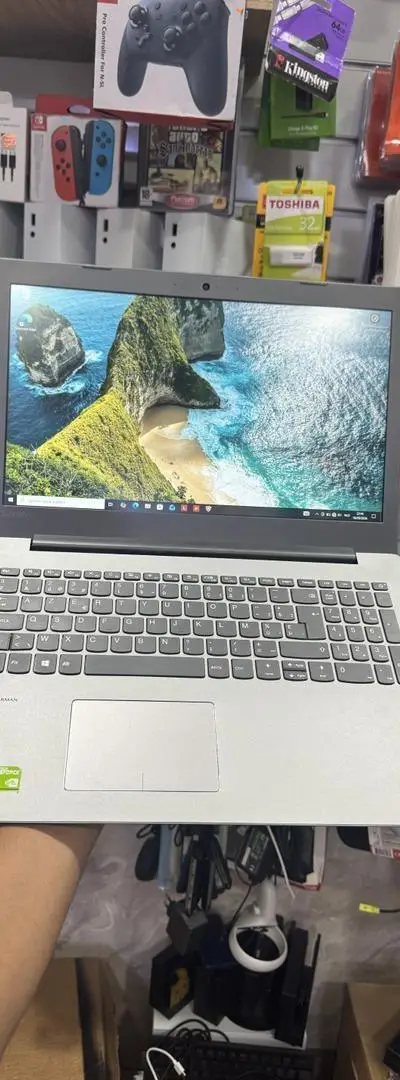 LENOVO I7 Double Carte Graphique Comme Neuf