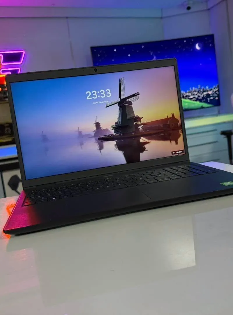 Dell Latitude 3520 Intel Core i7-1165G 16Go 512Go