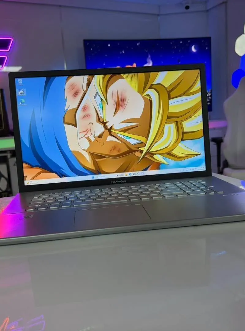 Asus Vivobook 17 2022 core i7-1065G7 16Gb SSD 512G