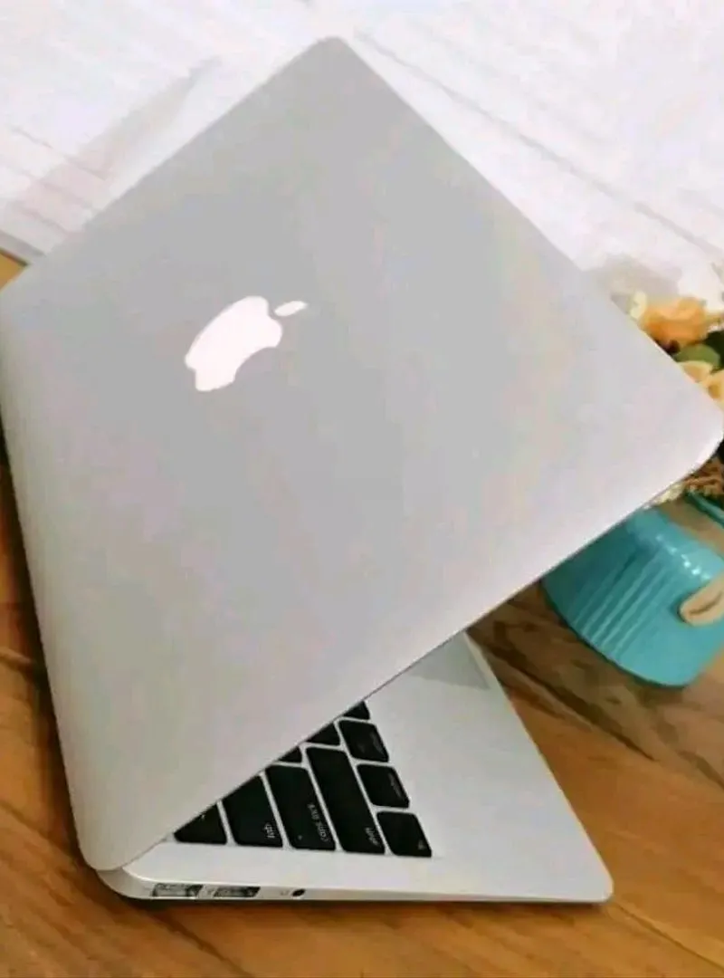 MacBook Slim Air disque SSD batterie 3h