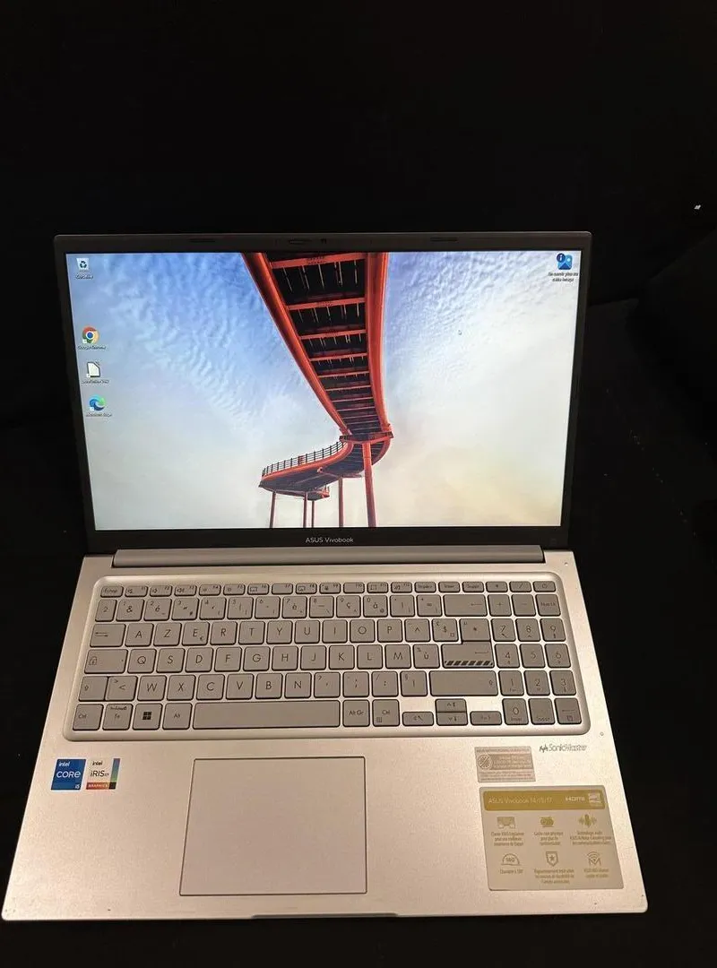 Asus VivoBook 15 pouces 16Go RAM 512Go SSD Très bon état