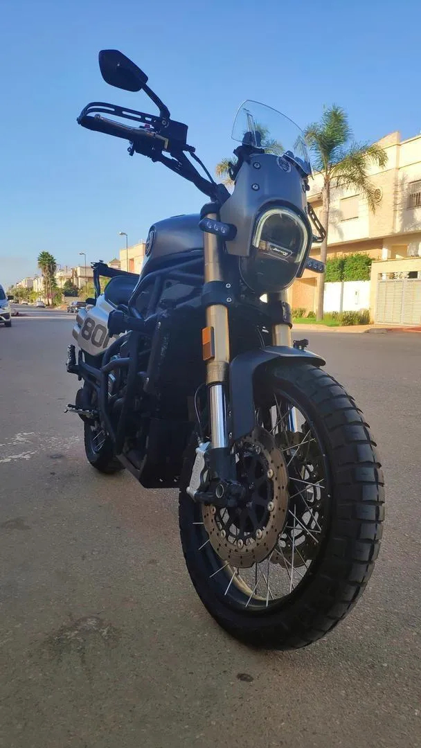 Benelli Leoncino 800 T à vendre