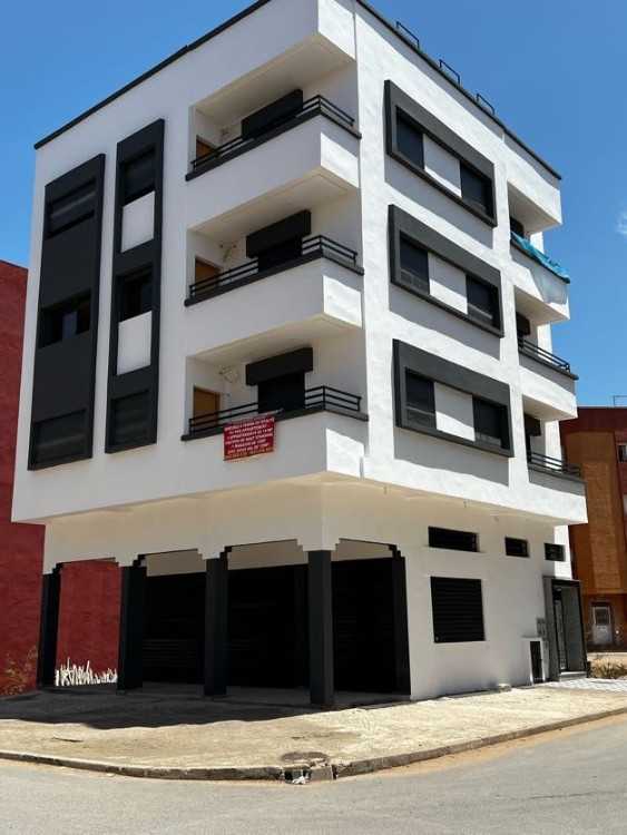 MAGASIN AVEC SOUS SOL A VENDRE A KENITR