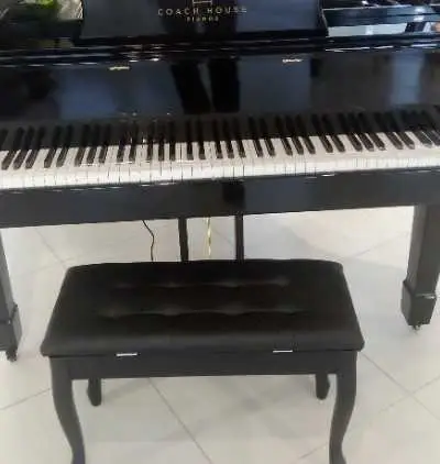 Piano بيانو
