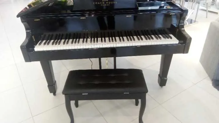 Piano بيانو