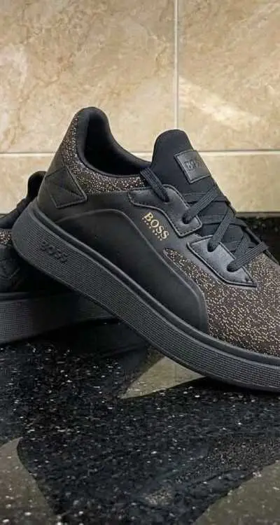 Vends Baskets BOSS pour homme.
