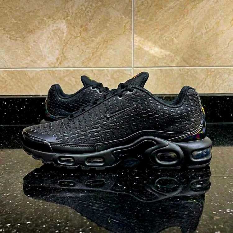 Je vends une paire de Nike TN 7.