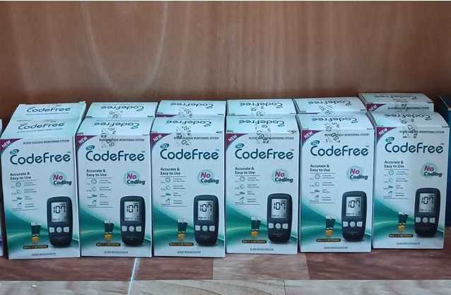 Glucomètres SD CodeFree + Stylo autopiqueurs