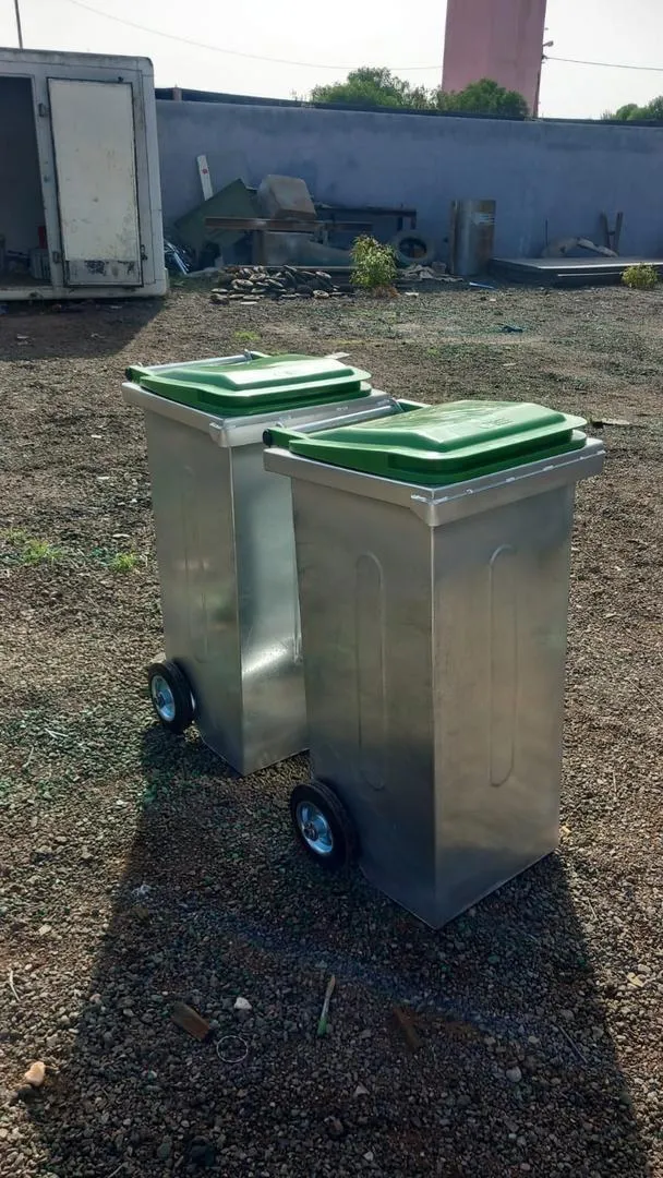 30. Poubelle métal 120L Maroc 2700