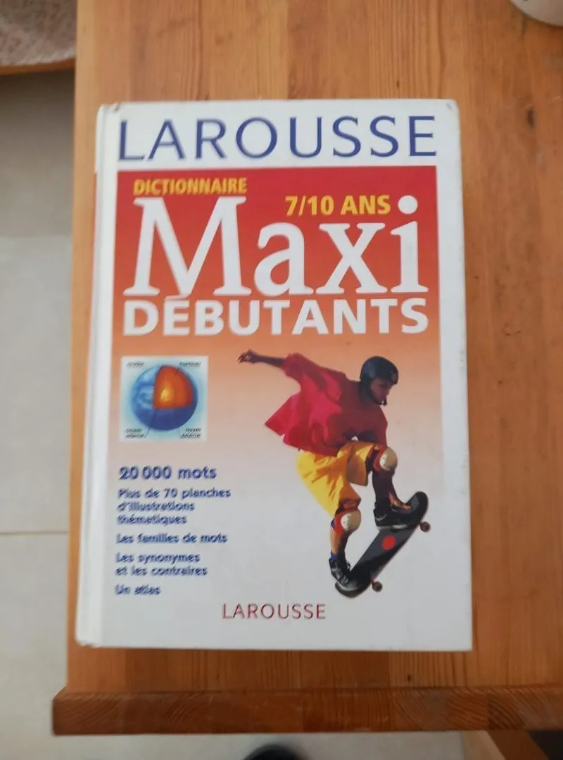 Dictionnaire Larousse importé