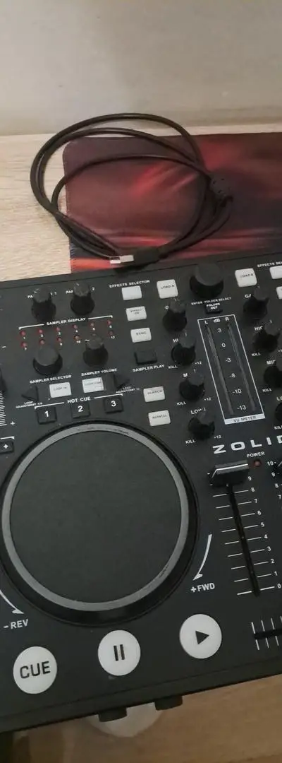 Table DJ
