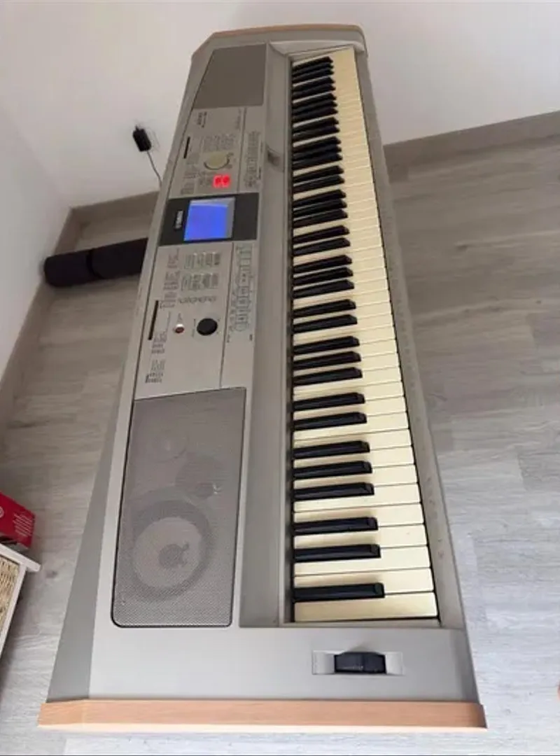 Piano Yamaha DGX505 88 touches