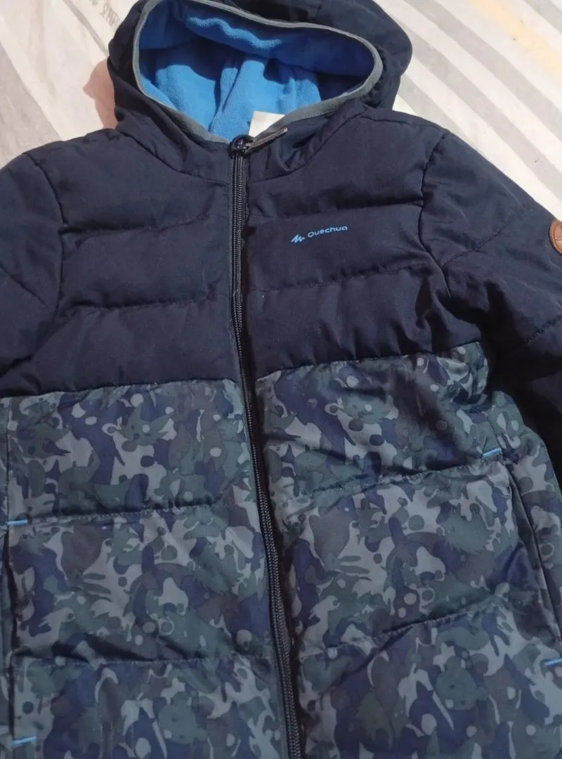 Très belles vestes de l'étranger, taille 5-6 ans