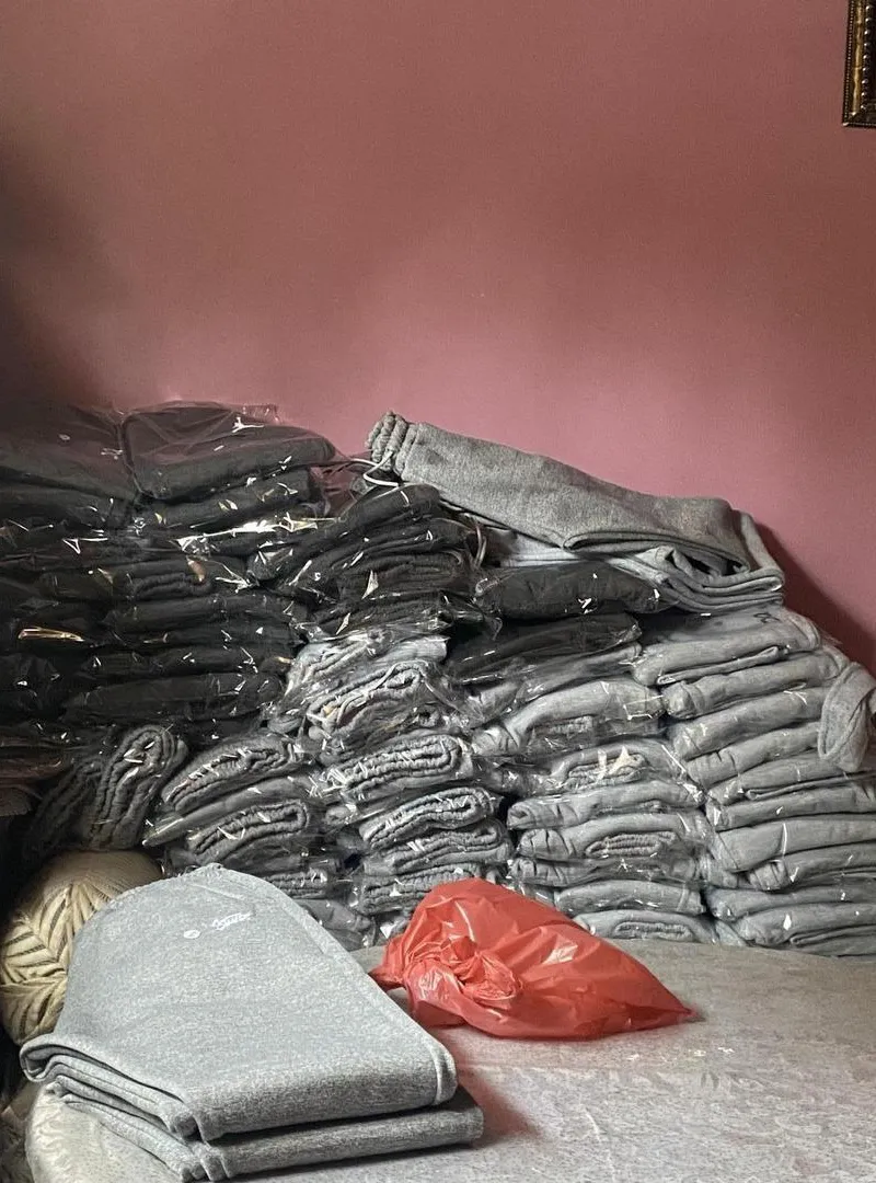 Vente en gros de pantalons Montoni, toutes tailles, à prix raisonnable