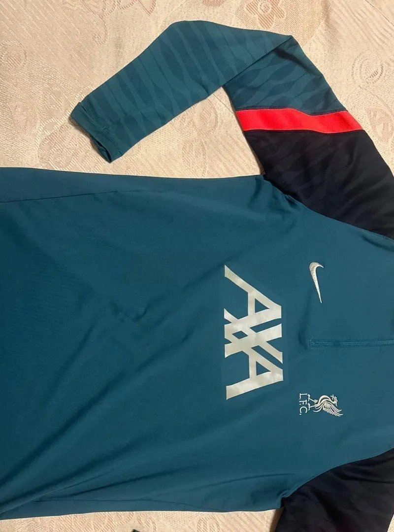 Pull Liverpool vert taille L