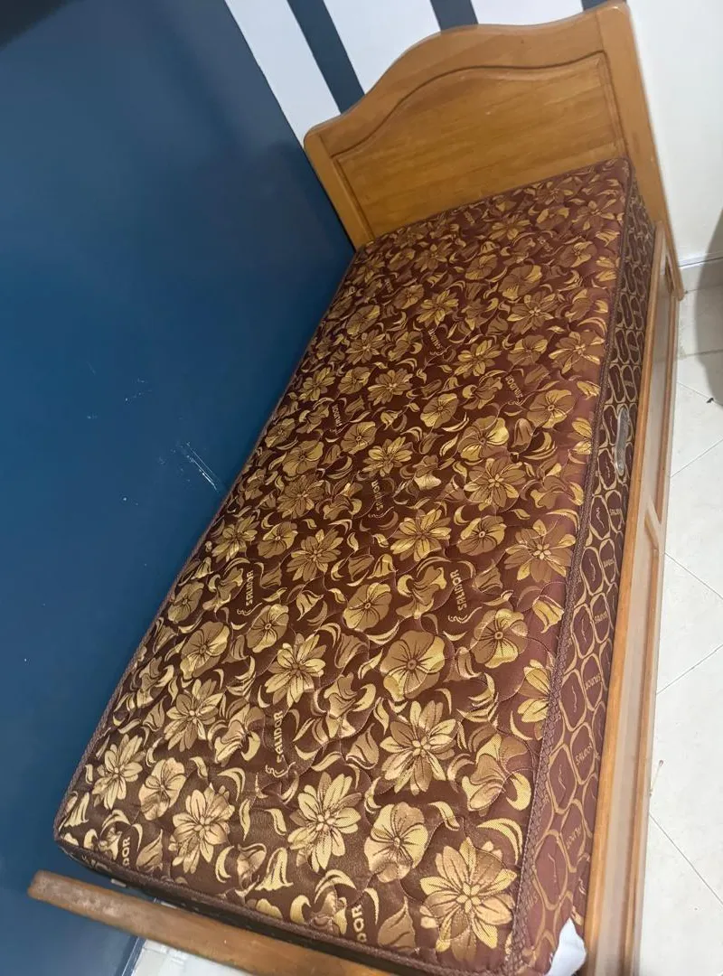 2 lits et 2 matelas