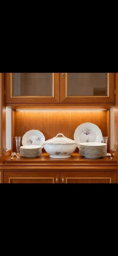 Ensemble de vaisselle de luxe de bon goût à vendre