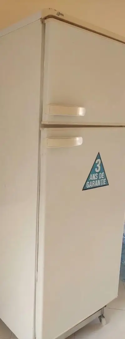 Réfrigérateur à vendre marque Sera