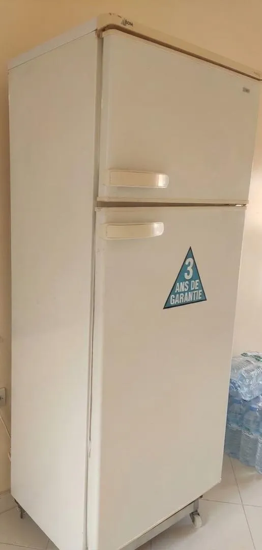 Réfrigérateur à vendre marque Sera