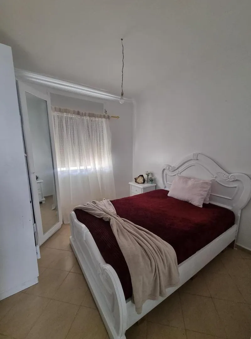 Lit 2 places avec matelas et coiffeuse