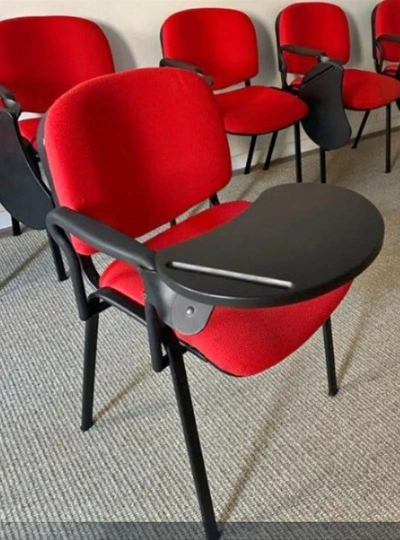 Chaise pour salle de formation professionnelle