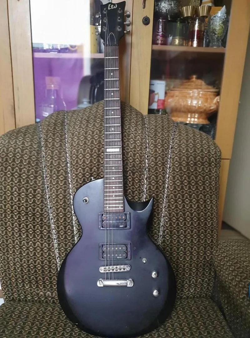 Guitare LTD 50 ESP