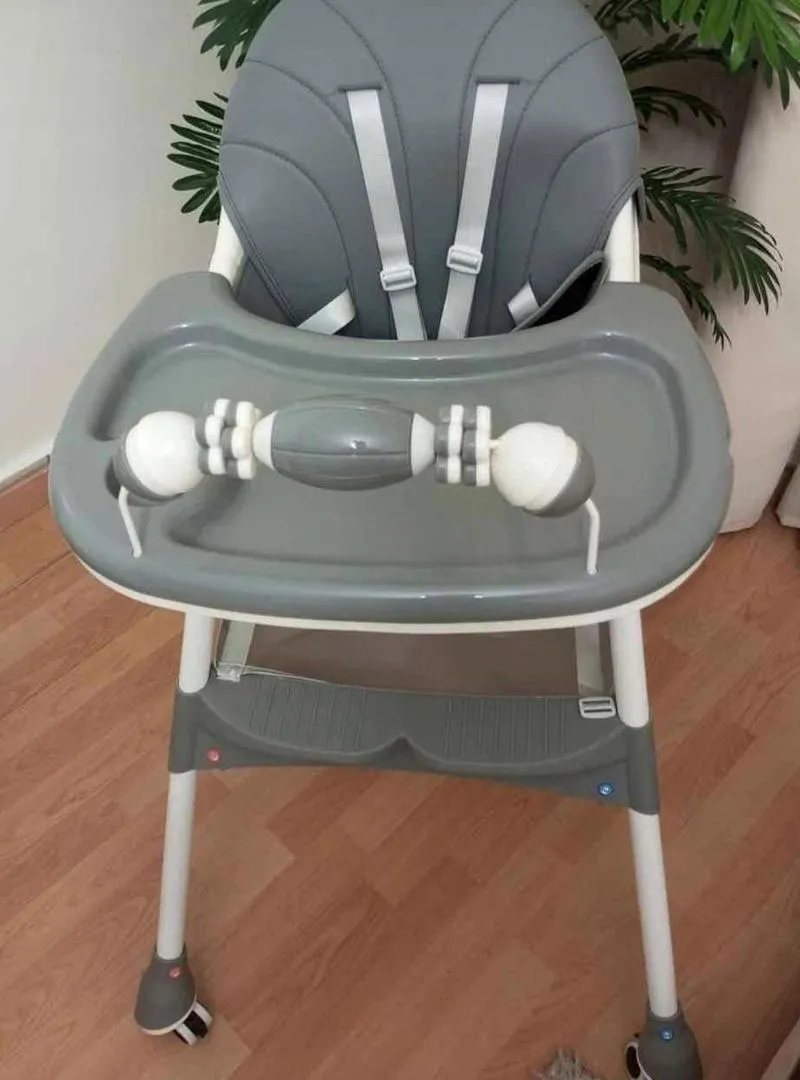 Chaise haute pour bébé avec balancelle
