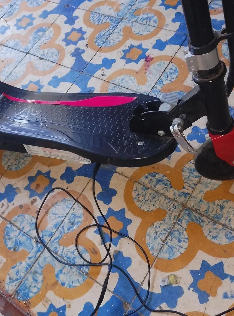 Trottinette électrique pour enfant