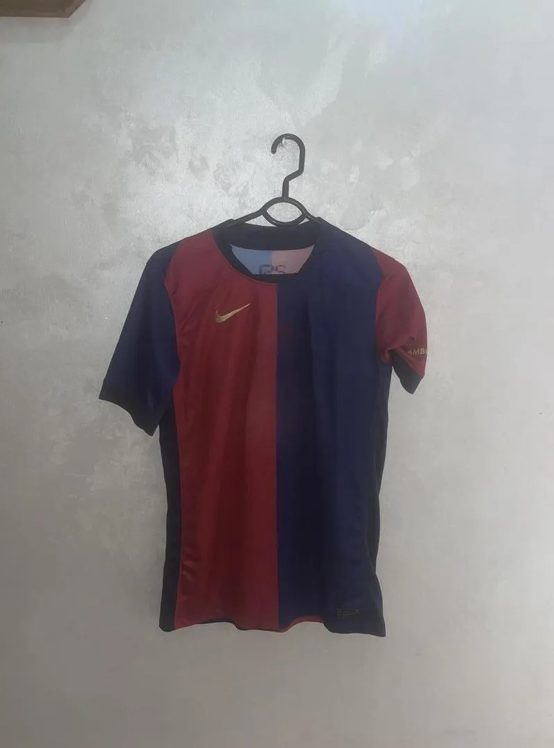 Maillots de football neufs originaux