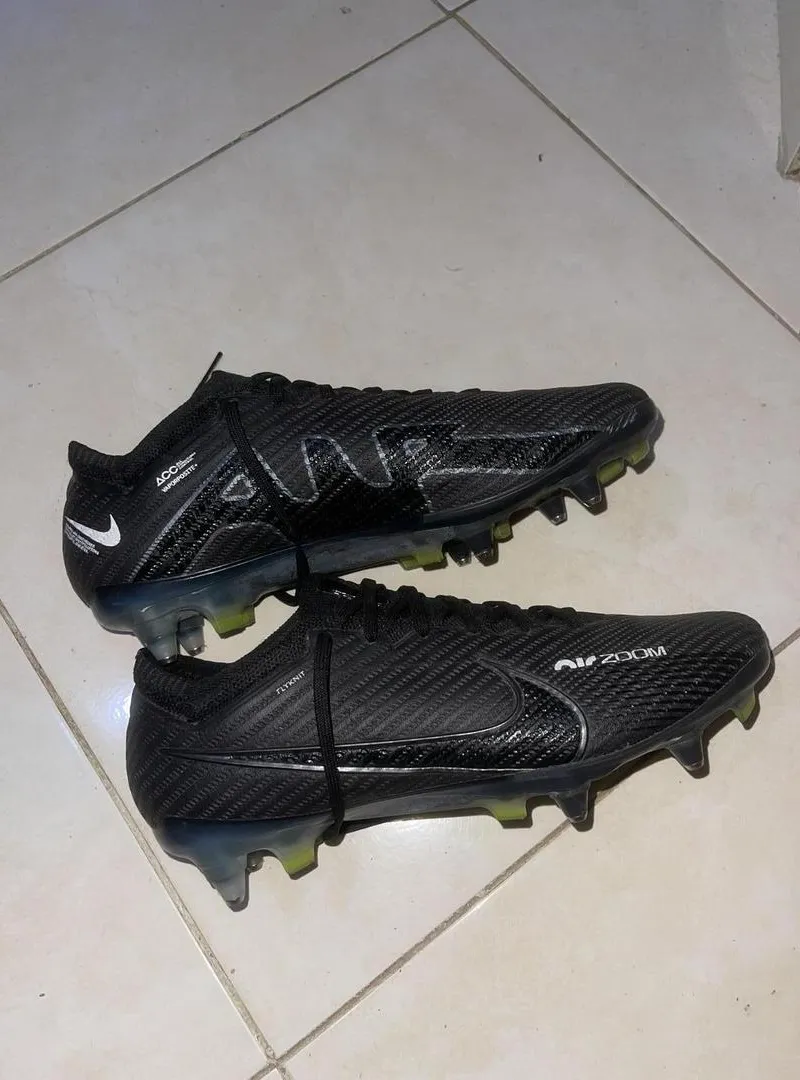 Crampons Nike Phantom taille 42