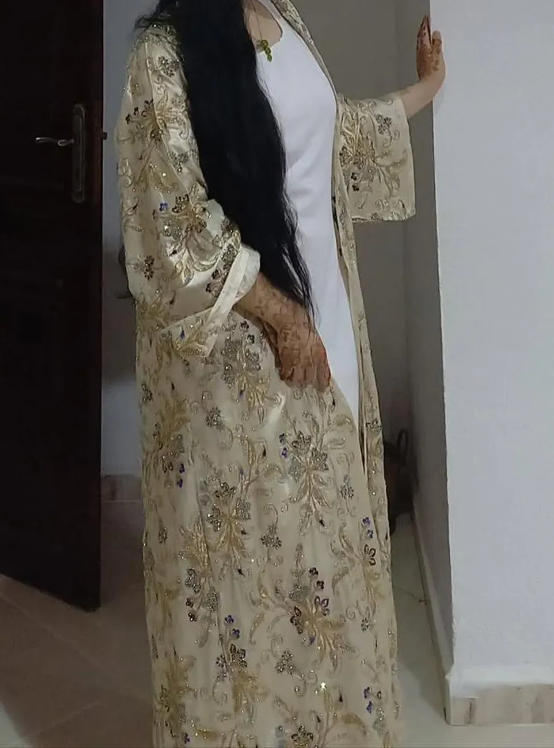 Kimono beige luxueux brodé