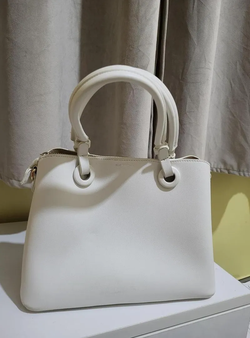 👜 Sac à main élégant couleur blanc cassé 🤍
