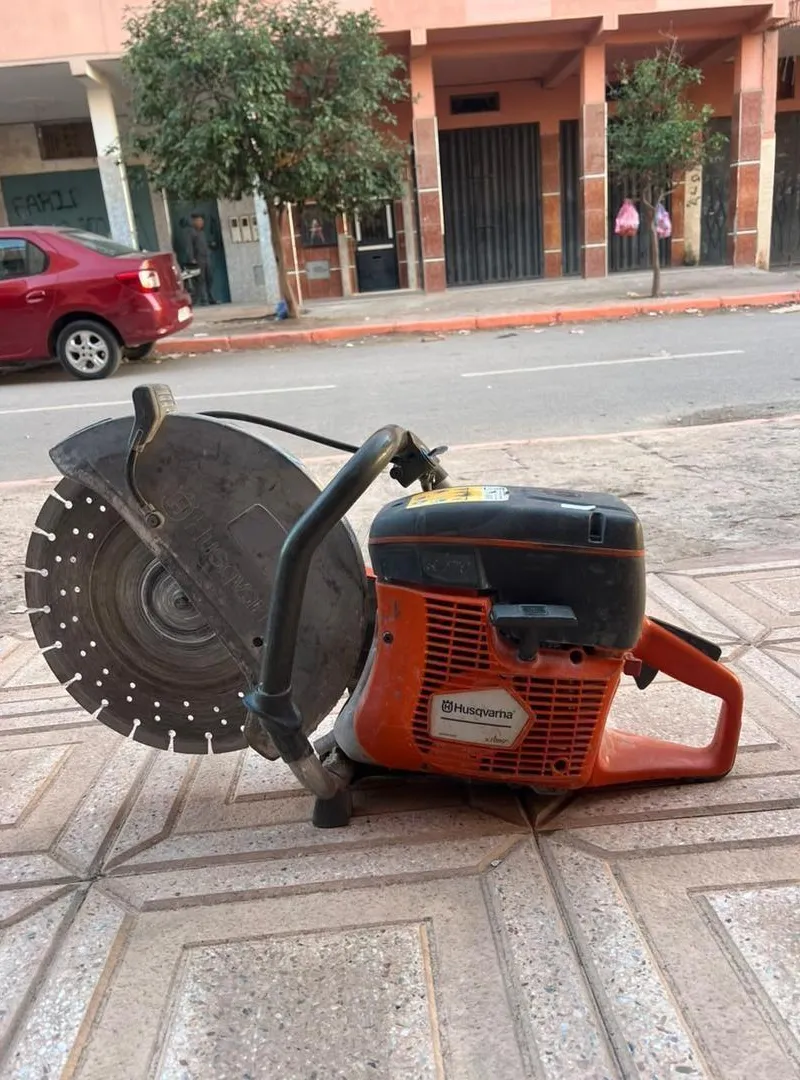 Coupe béton*