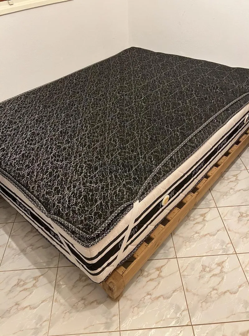 Matelas 140cm sur 190cm