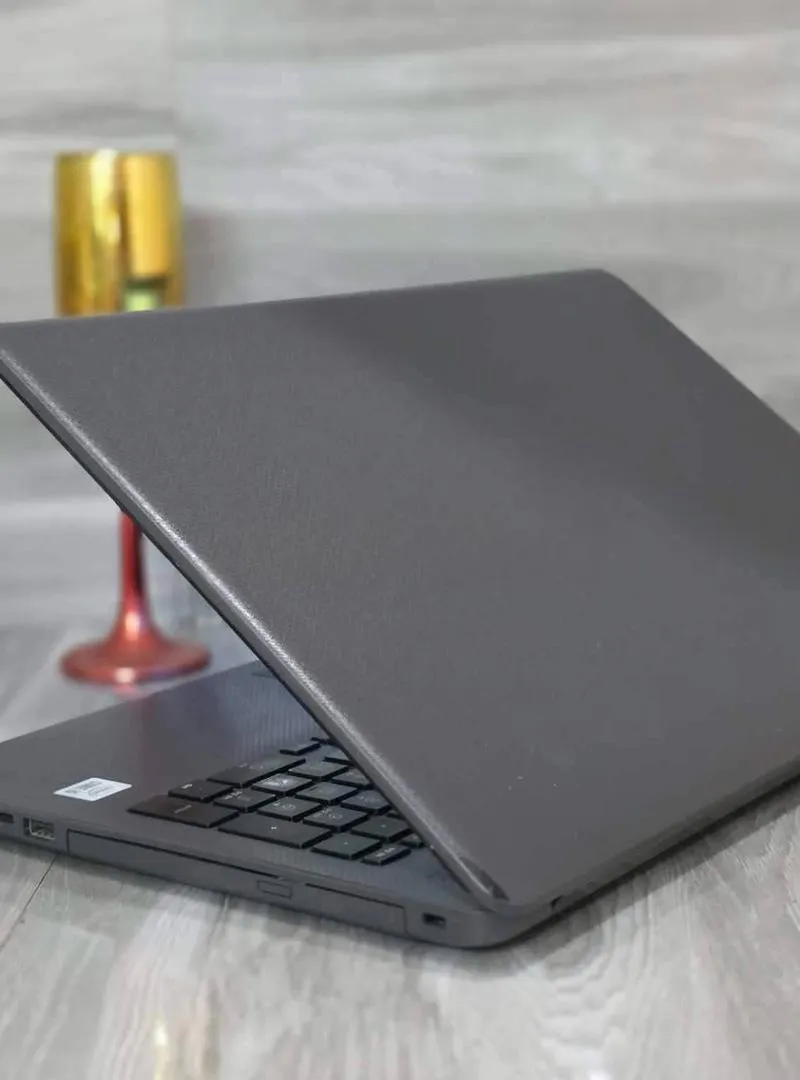 HP i5 10ème Gén RAM 8 Disque 256 SSD Écran 15