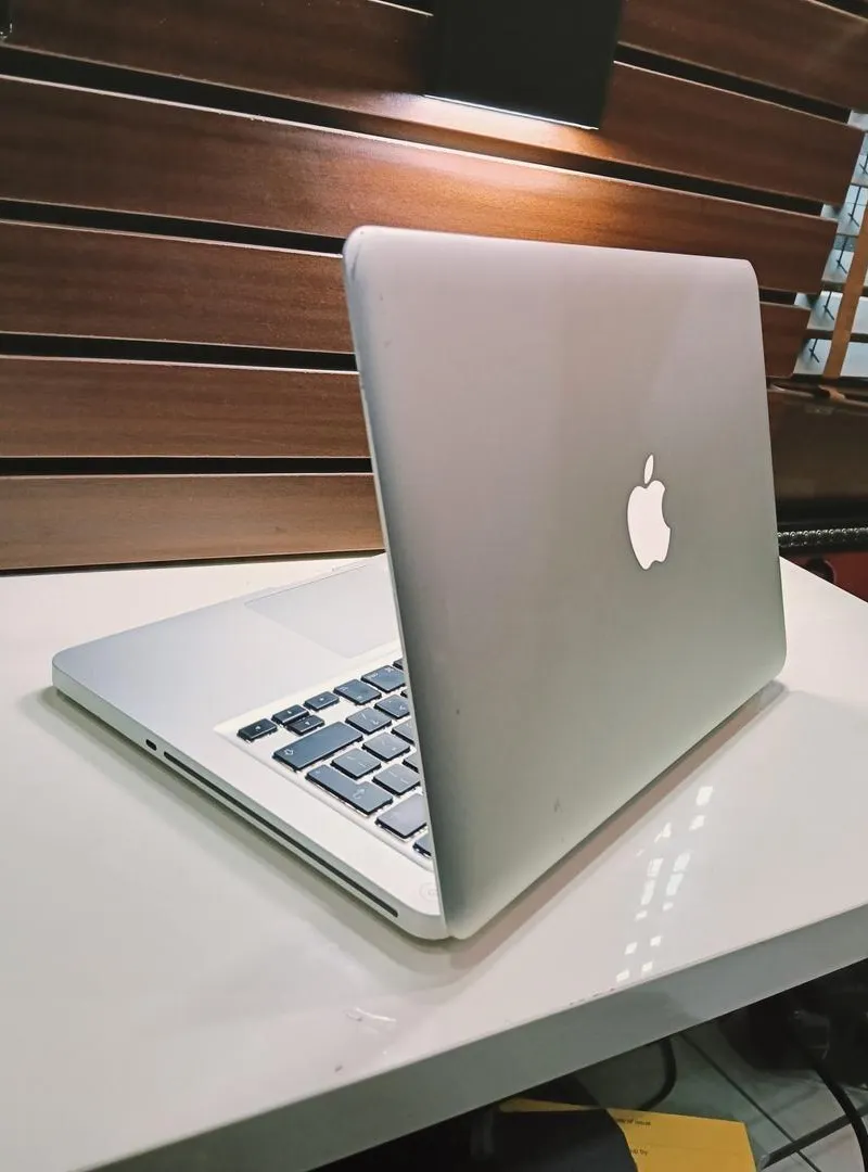 MacBook Pro i5 RAM 8 Disque 256 SSD