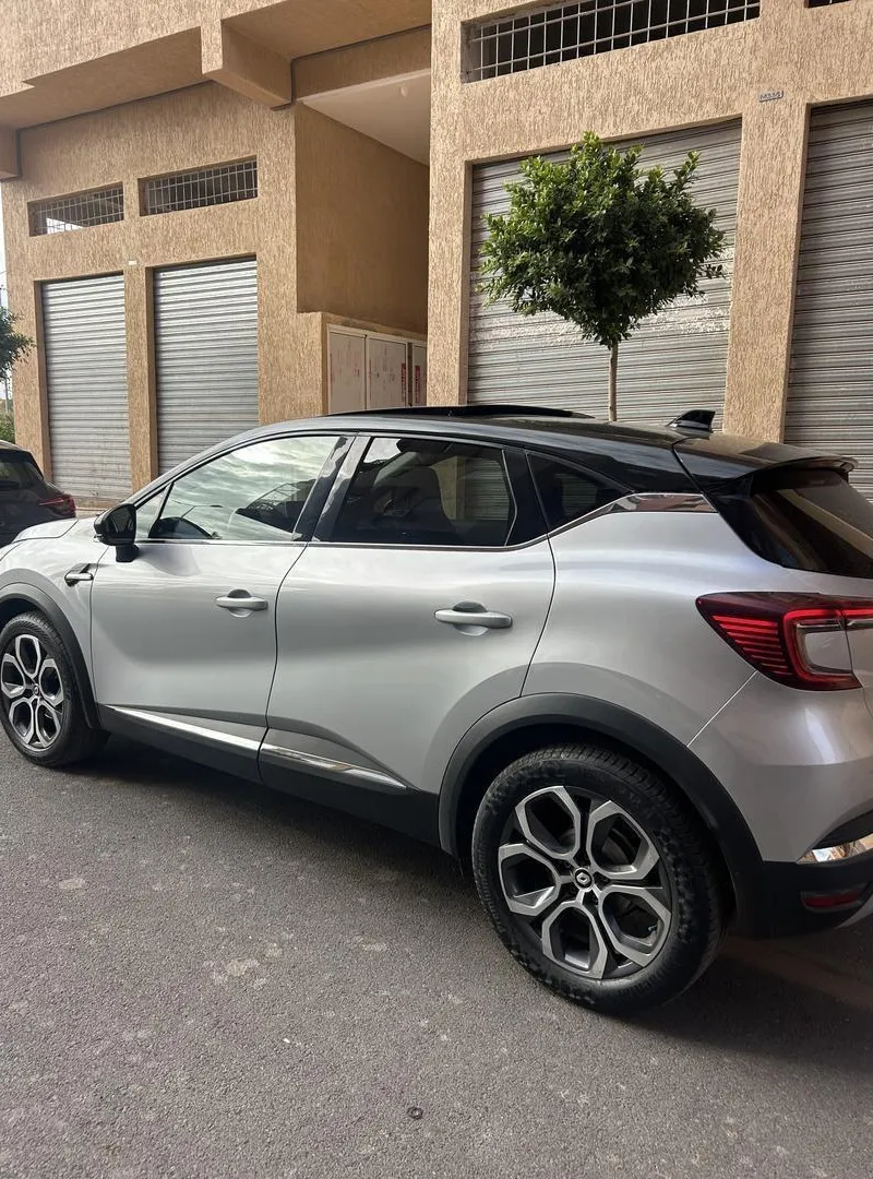 Superbe Renault Captur, full option