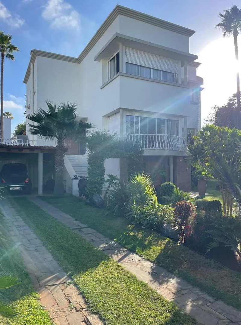 Grande villa à louer au centre de Casa