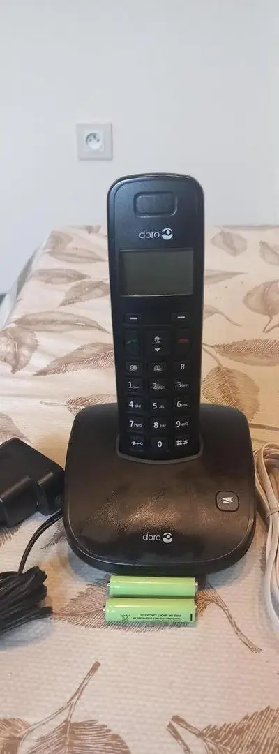 Téléphone Sans Fil Doro avec tous les accessoires