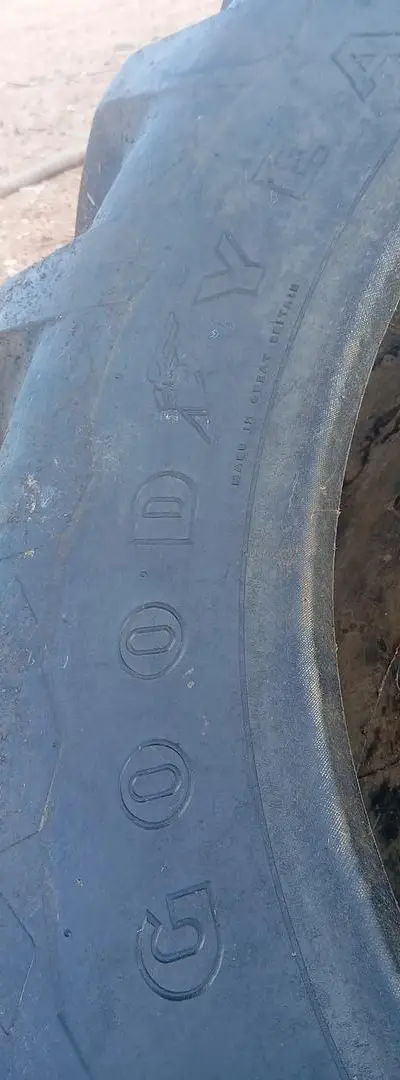 Pneu Goodyear 13/30 neuf jamais utilisé