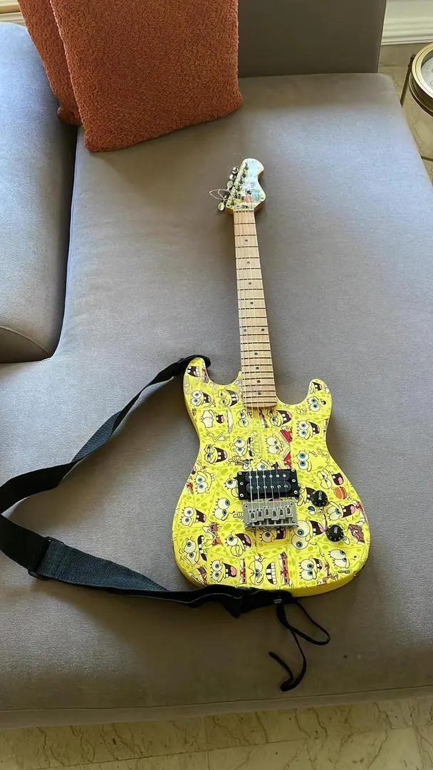 Guitare électrique 3/4 Bob Éponge